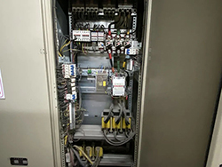87V型MAX工业级万用表检测电机是否正常运行