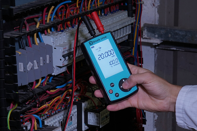 Druck's UPS4E handheld electrical loop calibrator